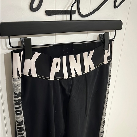 PINK Victoria's Secret Yoga Black and White Leggings M - Picture 3 of 7